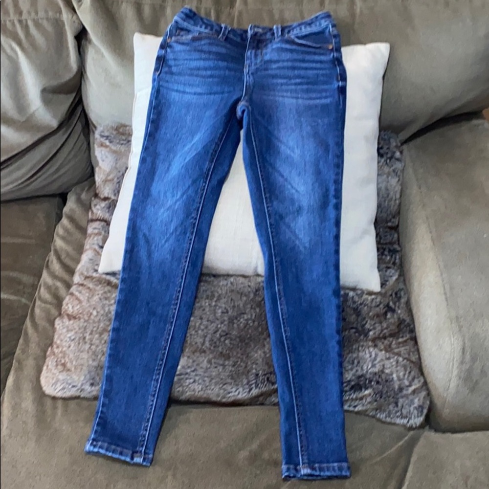 Girls size 10 adjustable waist. Brand SO.